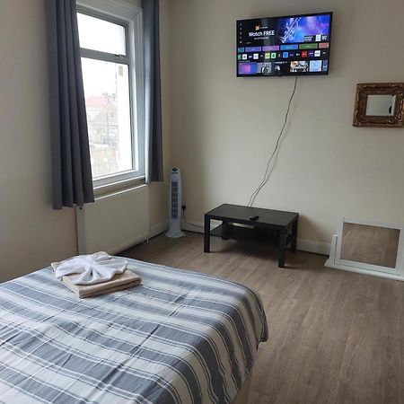 Family Friendly 3 Bedroom Flat Zone 2 - Children Stay Free! London Exteriör bild